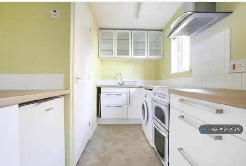Studio Flat near Clifton Village - Secure Parking & Communal Gardens