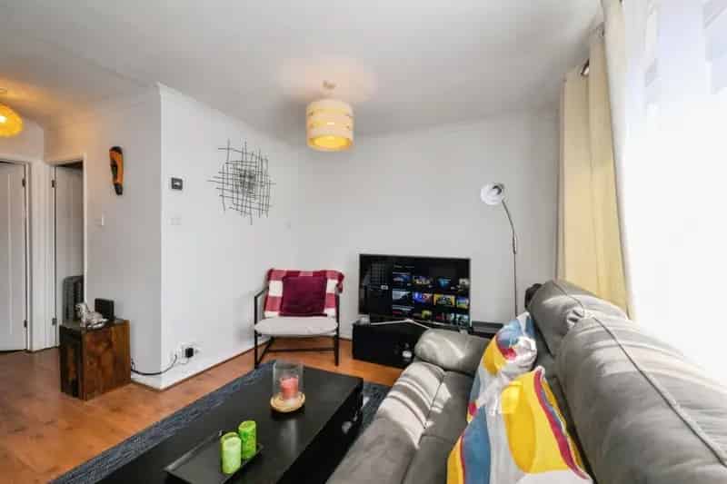 3 Bedroom End Terrace House Near Hertford North Station