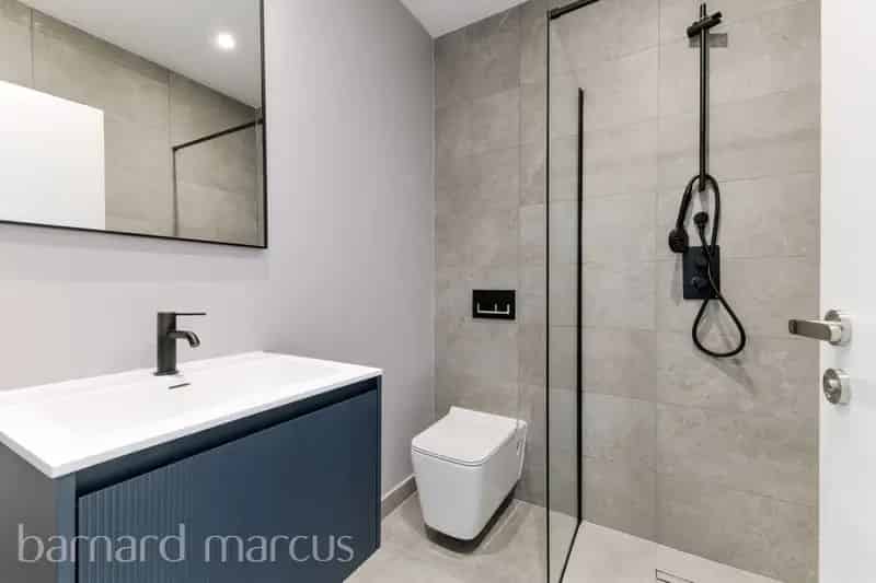 3 Bed Detached House Near Schools and Transport Links