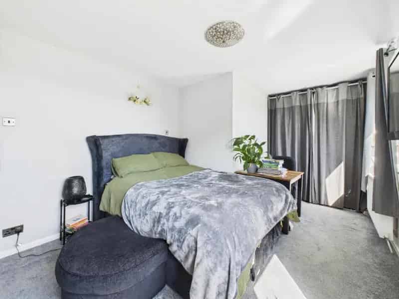 3 Bed Semi-Detached House for Sale