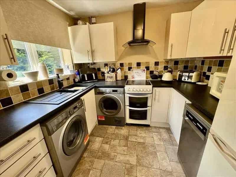 2 Bed Flat for Sale First Floor Central Heating Garage