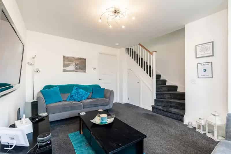 3 Bed House in Cove with Parking and Garden