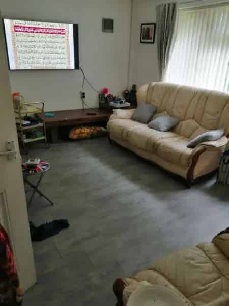 4 Bed House Huddersfield Near Schools and M62
