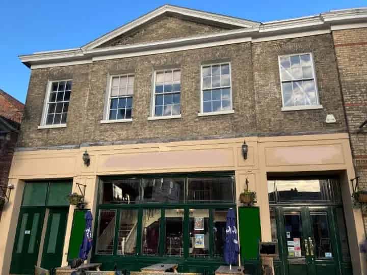 Former Wetherspoons Pub - Restaurant Cafe Showroom