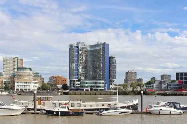 Luxury Riverside Flat 1610 Sqft with Stunning City Views