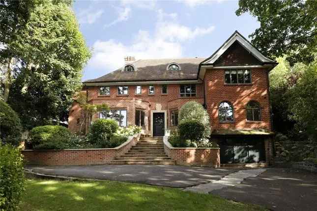 Detached House for Sale in Wimbledon SW19