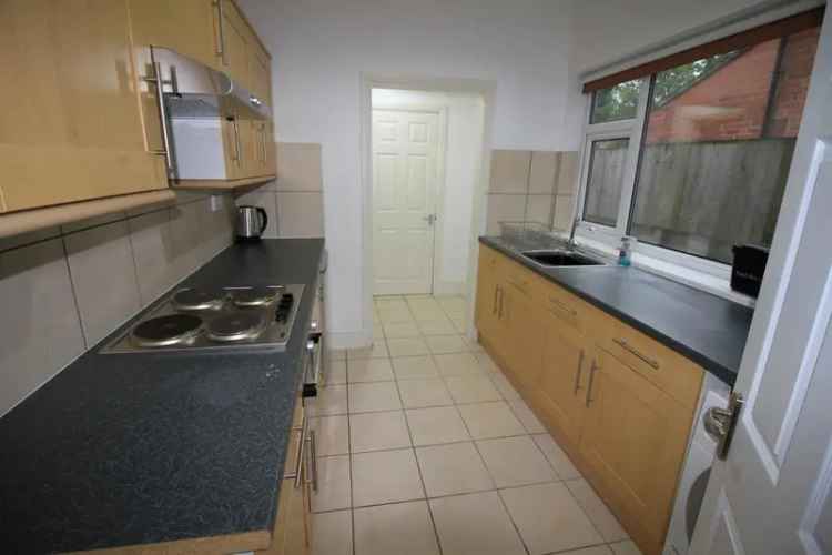 4 bedroom terraced house to rent