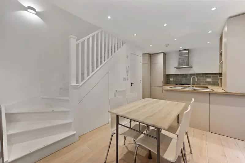 4 Bedroom Terreced House to Rent