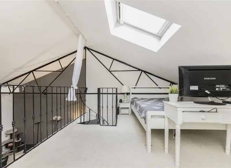 2 Bedroom Warehouse Conversion Apartment 1211 sq ft