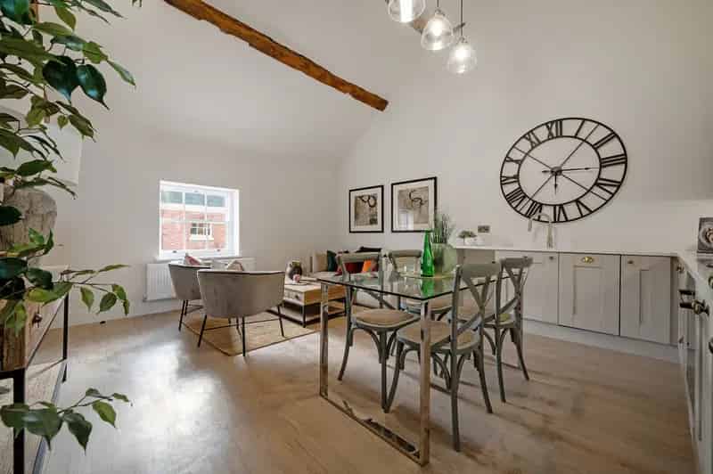 Luxury 2-Bed Apartment in Historic Lichfield