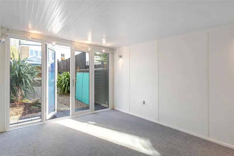 2 Bedroom House Crystal Palace High Standard Finish Garden Parking