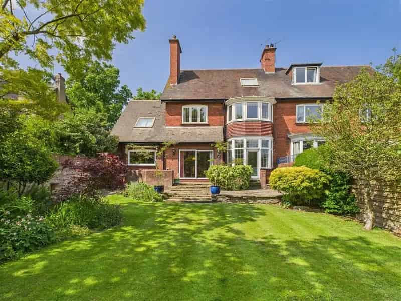 5 Bedroom Semi Detached House For Sale