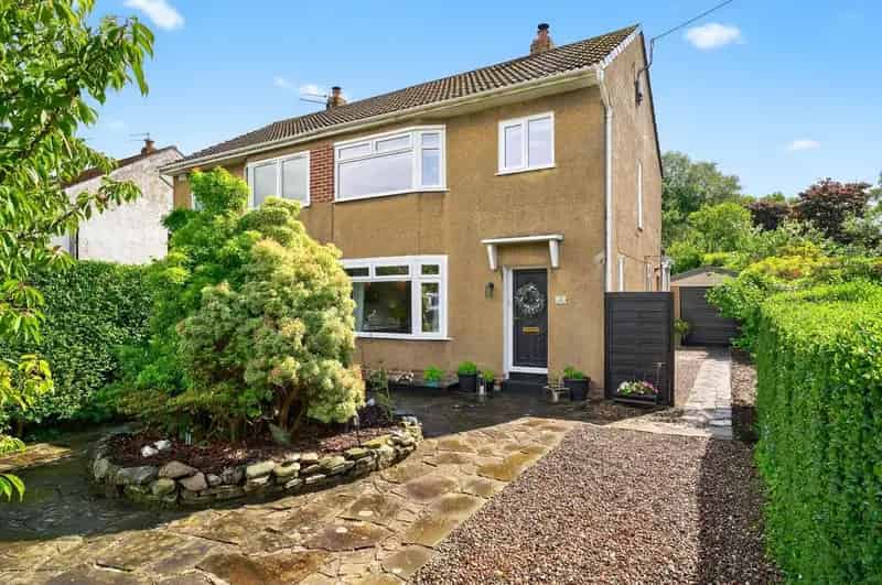 3 Bedroom Semi-Detached House for Sale in Bearsden