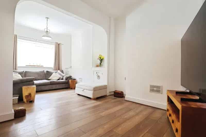 3 Bedroom Terraced House Penarth Town Centre