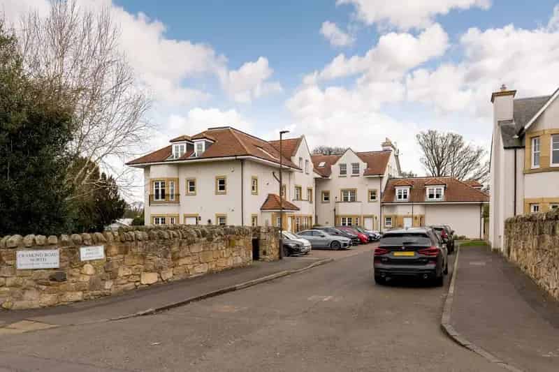 2 Bedroom Flat for Sale in Edinburgh