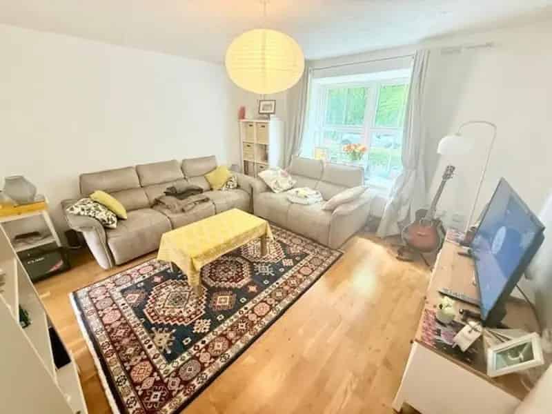 3 Bedroom Detached House To Let