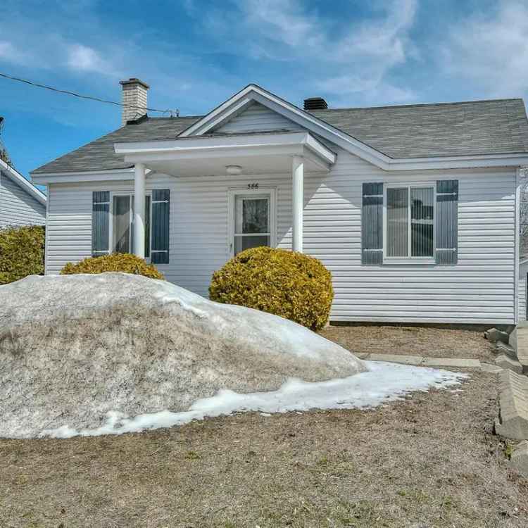 House For Sale: 3-Bedroom Single Story Home Near Amenities
