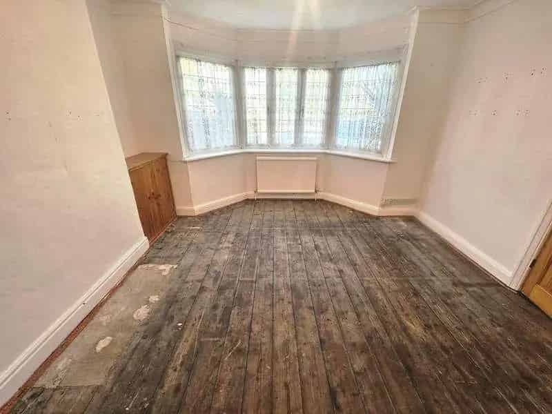 3 Bed House for Sale Near Mill Hill Broadway