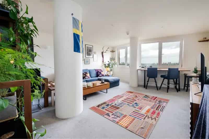 2 Bed River View Apartment Canary Wharf Allocated Parking