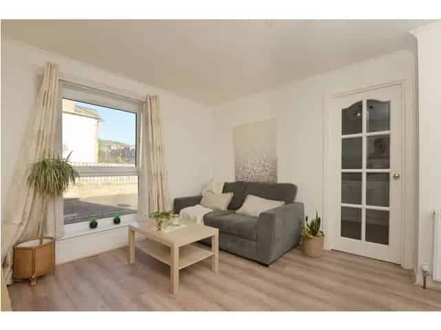 2 Bedroom Flat for Sale in Corstorphine