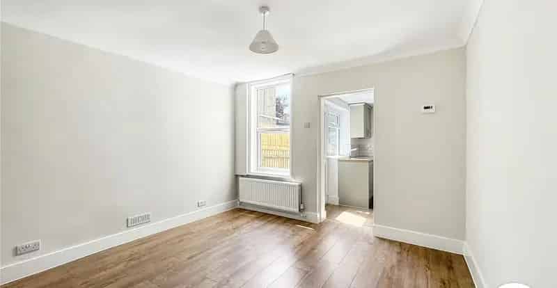 2 Bedroom House for Sale Milton High Street