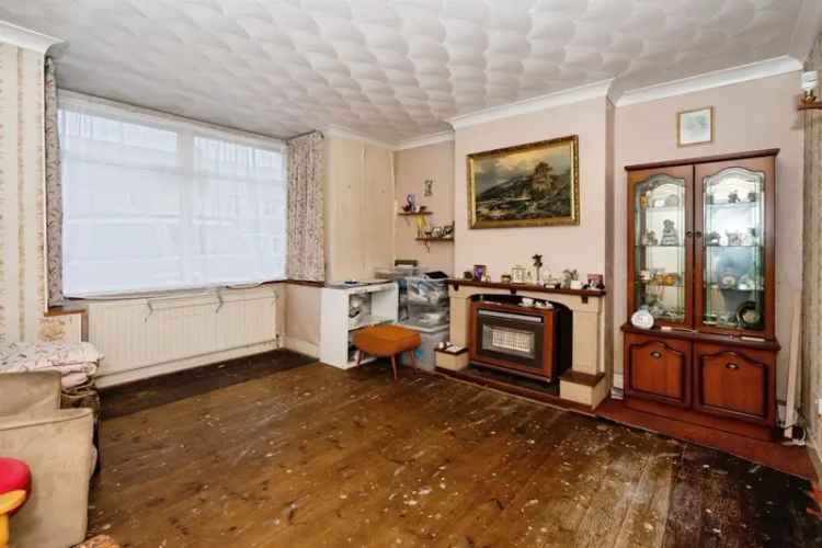3 Bed End Terrace House Needing Modernisation Large Garden Off Road Parking