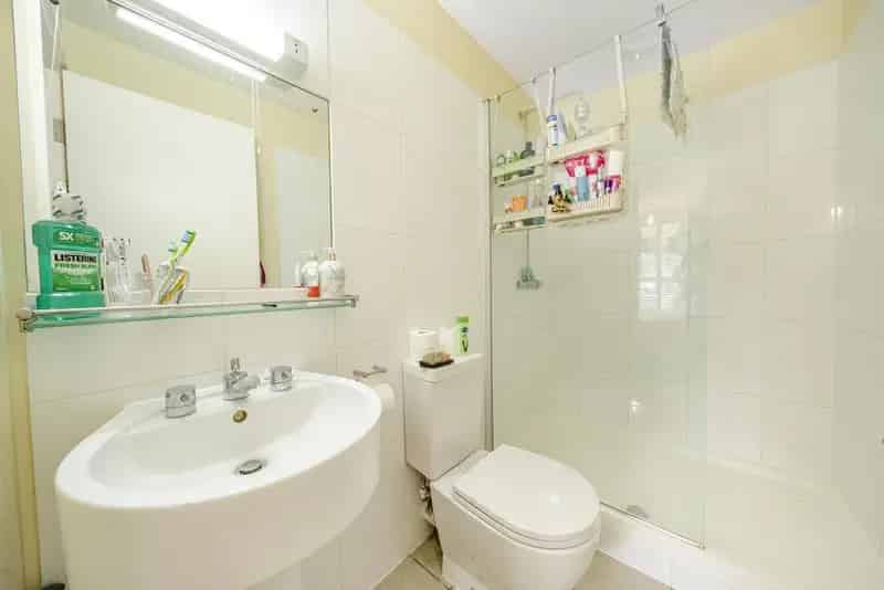 2 Bed Modern Apartment Near Clapham Junction Station