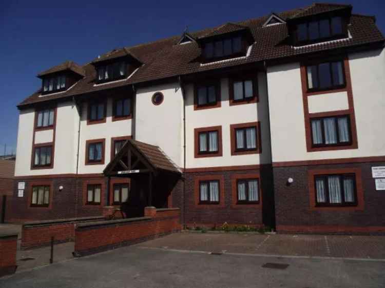 23 Bedroom Apartment near Kingswood with Parking