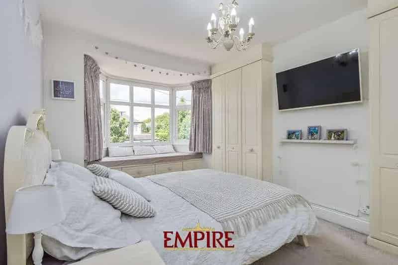 3 Bed Semi-Detached House for Sale