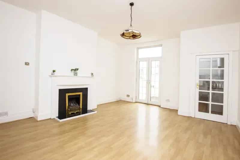 2 bedroom House
 For Sale