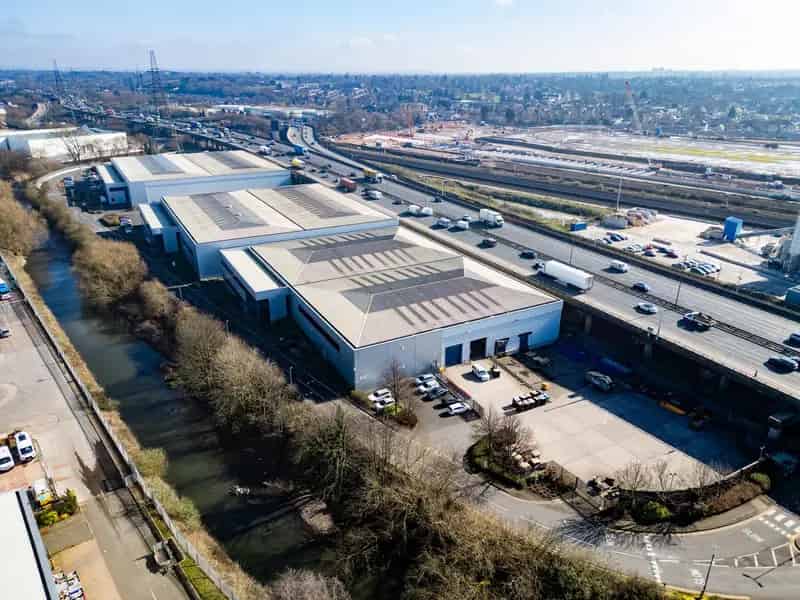 Modern Industrial Warehouse Unit for Lease 47959 sq ft