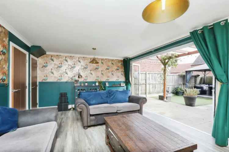 4 Bedroom Detached House in Redlands Park Swaffham