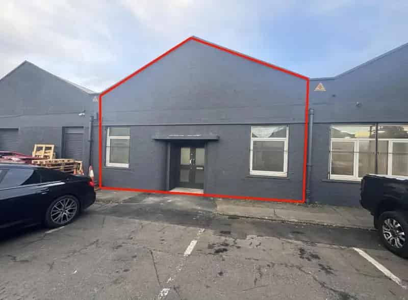 Recently Refurbished Industrial Unit 1240 sq ft