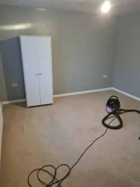 Large 3 Bedroom House Near Morrisons and Park