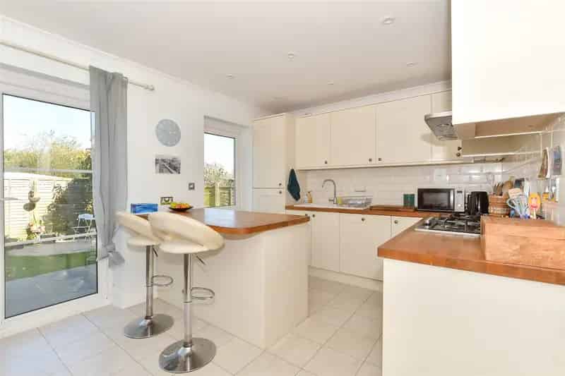 3 Bedroom Detached House for Sale Near Southwater