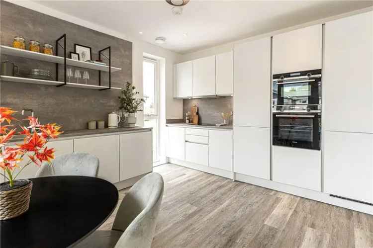 3 Bedroom Apartment for Sale in Bearsden Near Glasgow