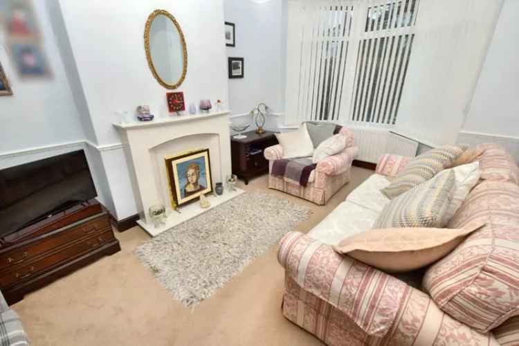 House For Sale in Leeds, England