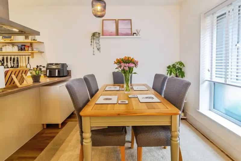 3 Bedroom House Brooklands Milton Keynes