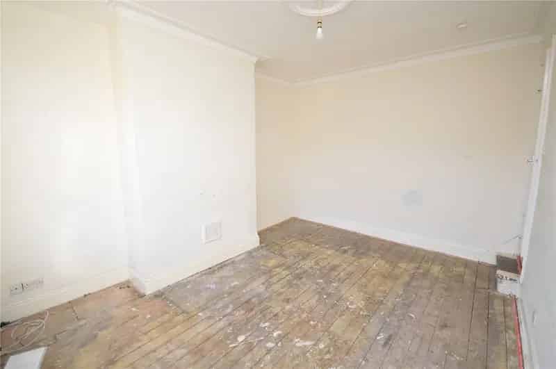 Two Bedroom House Near M62 and M1 Motorways
