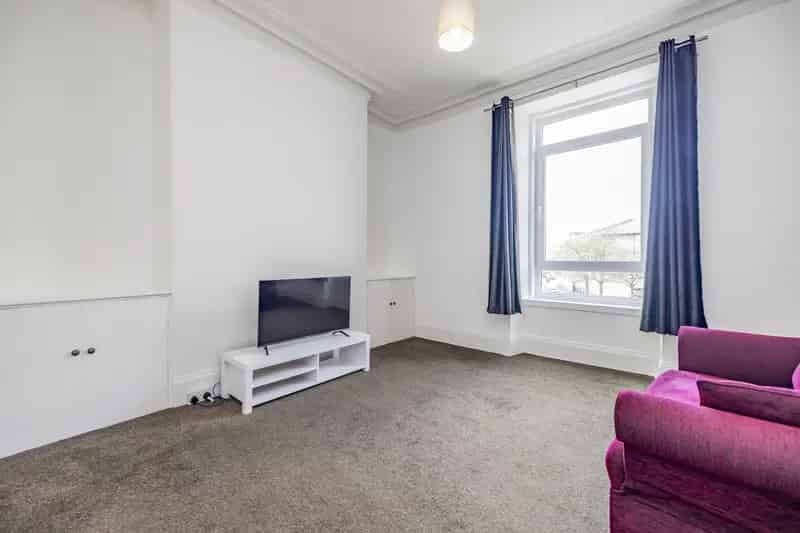 Rosemount 1-Bed Apartment - Potential 2-Bed - Gas Central Heating