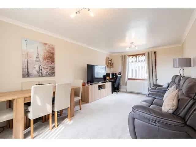 3 Bedroom Mid Terraced Villa For Sale