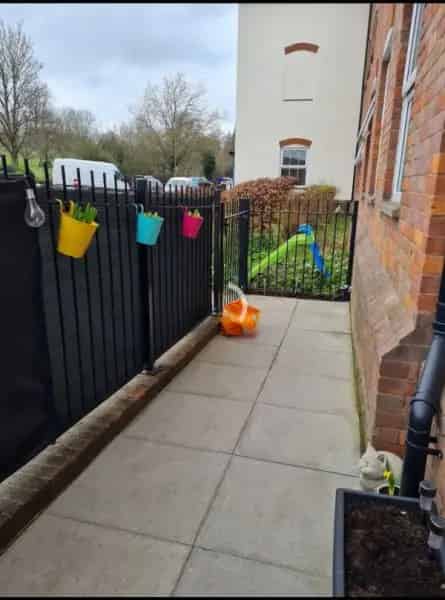 Ground Floor Flat with Private Entrance Large Rooms