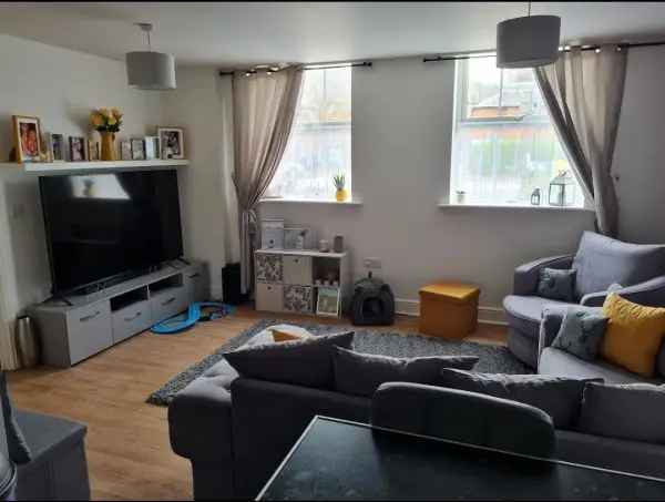 Flat For Rent in Chesham, England