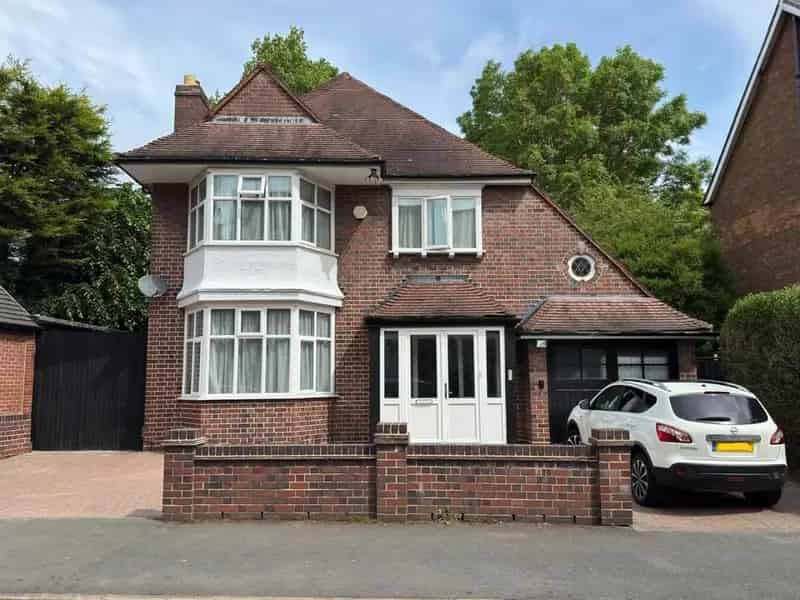 3 Bedroom Detached House For Sale