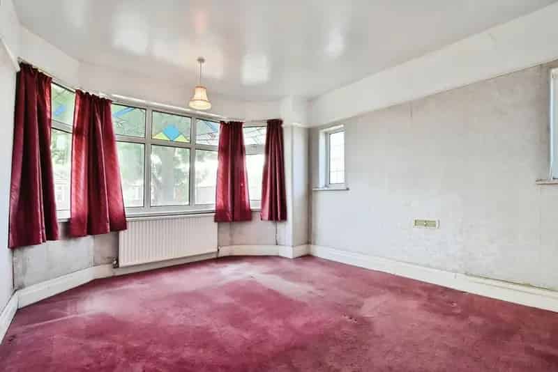 3 Bedroom Detached House for Sale in Sale Greater Manchester
