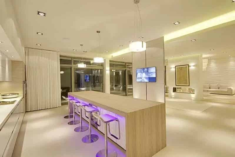 5 Bed Contemporary Home with Pool and Gym for Sale