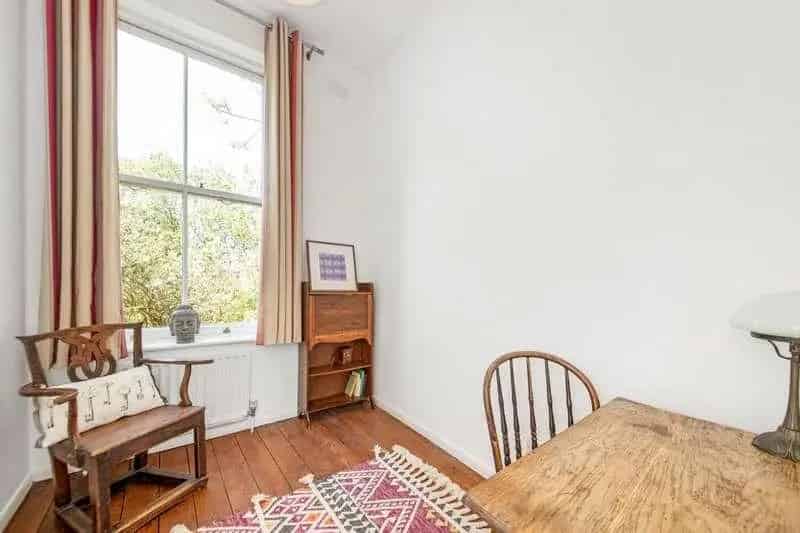 2 bed flat for sale