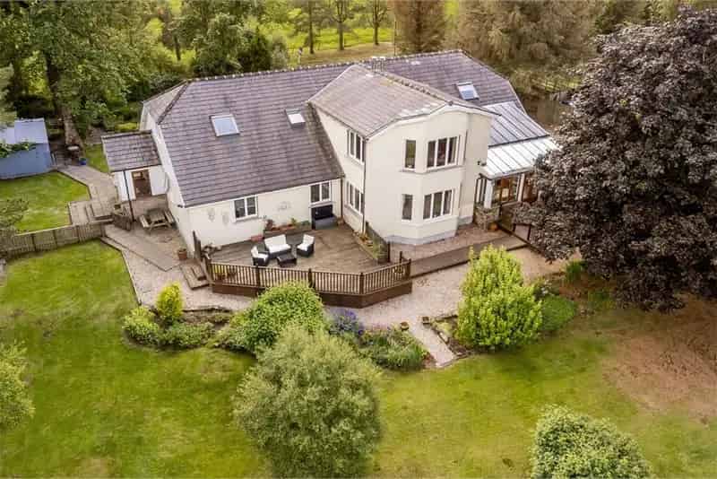5 Bed Detached House with 4 Reception Rooms and 45 Acres
