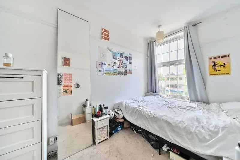 3 bed flat for sale