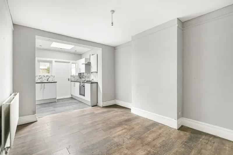 5 Bedroom House with Planning Permission - Ideal for Investors